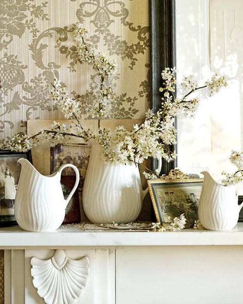 Serveware, Room, Porcelain, Interior design, Artifact, Interior design, Dishware, Vase, Ceramic, Still life photography, 