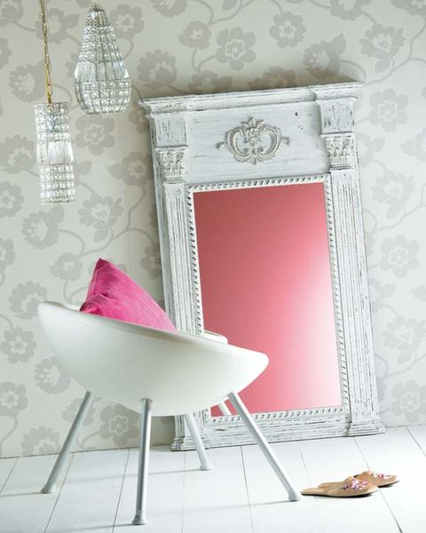 Room, Interior design, Wall, Pink, Floor, Interior design, Molding, Material property, Wallpaper, Plaster, 