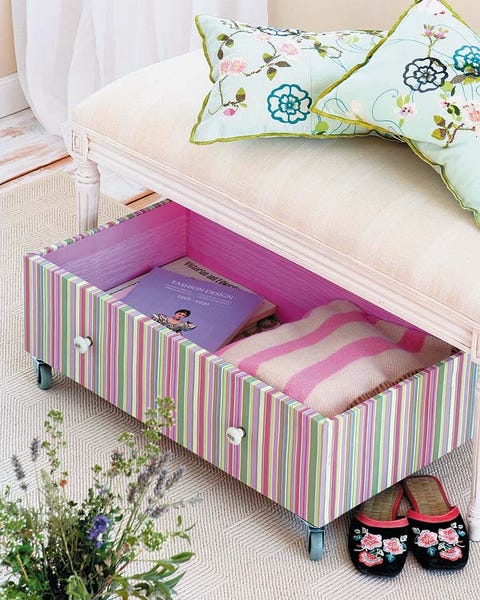 Textile, Room, Pink, Linens, Throw pillow, Cushion, Pillow, Bedding, Purple, Magenta, 