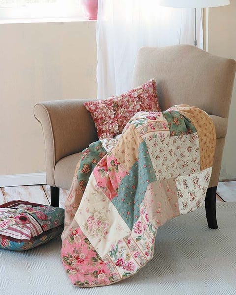 Room, Interior design, Textile, Cushion, Pillow, Interior design, Throw pillow, Home, Linens, Home accessories, 