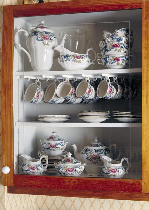Serveware, Dishware, Porcelain, Ceramic, Shelf, Drinkware, Shelving, earthenware, Tableware, Pottery, 