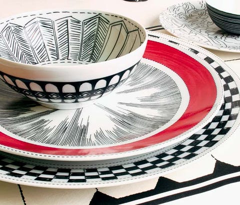 Dishware, Serveware, Pattern, Art, Circle, Porcelain, Home accessories, Ceramic, Kitchen utensil, Illustration, 