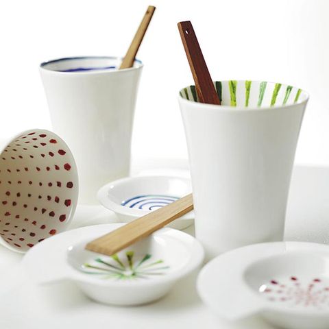 Serveware, Dishware, Porcelain, Ceramic, Drinkware, Kitchen utensil, Teacup, Cup, Personal care, Pottery, 