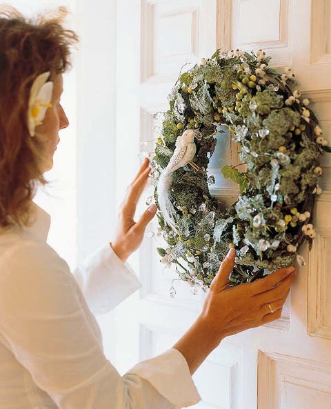 Wreath, Flower Arranging, Floral design, Red hair, Bouquet, Floristry, Brown hair, Hair coloring, Cut flowers, Wig, 