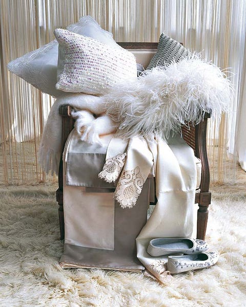 Costume accessory, Natural material, Home accessories, Costume hat, Silver, Embellishment, Feather, 