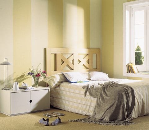 Room, Interior design, Bed, Textile, Wall, Bedding, Linens, Flooring, Bed sheet, Furniture, 