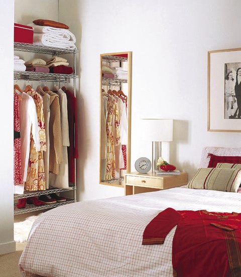 Room, Bed, Interior design, Textile, Linens, Wall, Bedroom, Bedding, Bed sheet, Floor, 