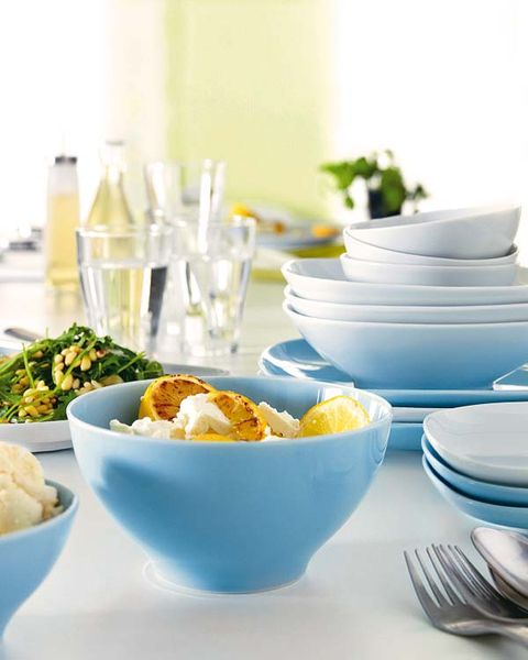 Serveware, Dishware, Cuisine, Food, Tableware, Meal, Ingredient, Dish, Drink, Porcelain, 