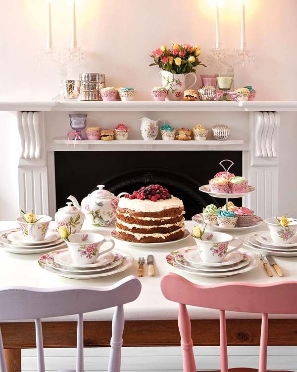 Serveware, Sweetness, Cuisine, Food, Cake, Dishware, Ingredient, Dessert, Baked goods, Cake decorating, 