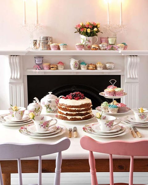 Serveware, Sweetness, Cuisine, Food, Cake, Dishware, Ingredient, Dessert, Baked goods, Cake decorating, 