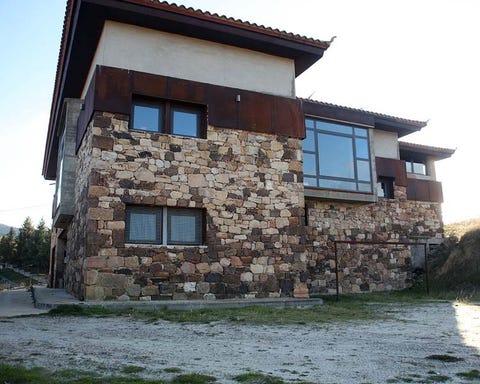 Window, Property, House, Facade, Wall, Building, Home, Real estate, Fixture, Residential area, 