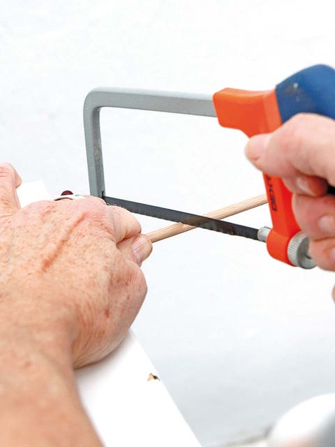 Finger, Skin, Wrist, Nail, Thumb, Plastic, Wrinkle, Kitchen utensil, 