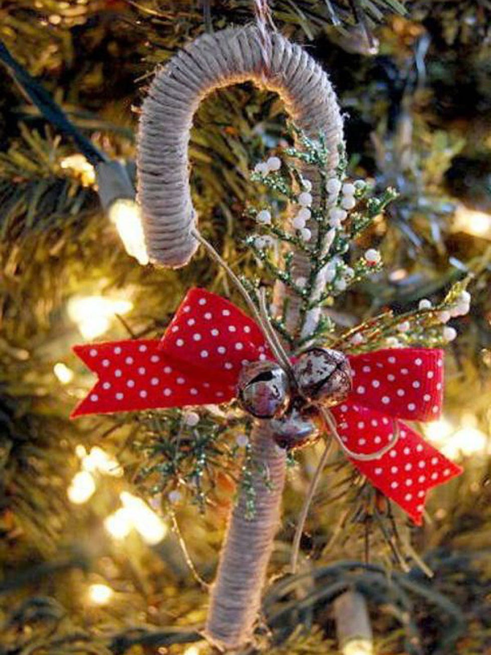 Christmas decoration, Christmas ornament, Christmas tree, Pattern, Christmas, Holiday ornament, Natural material, Ornament, Fruit, Holiday, 
