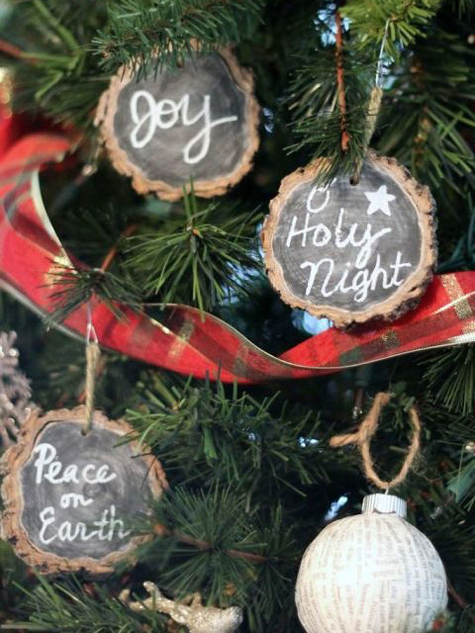 Event, Christmas decoration, Christmas ornament, Holiday ornament, Holiday, Christmas tree, Christmas, Christmas eve, Interior design, Ornament, 
