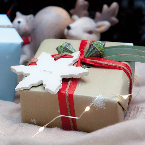 Gift wrapping, Confectionery, Rabbits and Hares, Party supply, Carmine, Present, Ingredient, Dessert, Rabbit, Ribbon, 