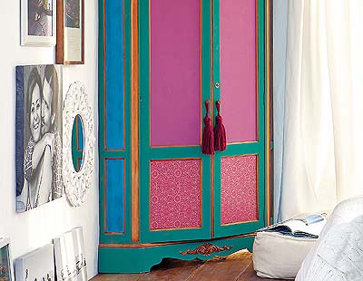 Blue, Textile, Interior design, Bag, Teal, Luggage and bags, Fixture, Turquoise, Paint, Aqua, 