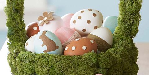 Cesta de huevos de Pascua