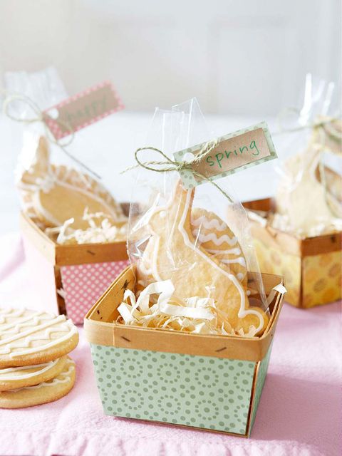 Food, Present, Party favor, Wedding favors, Basket, Gift basket, Hamper, Cuisine, Snack, Bake sale, 