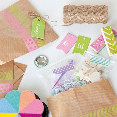 Paper product, Pink, Purple, Paper, Stationery, Material property, Craft, Household supply, Art paper, General supply, 