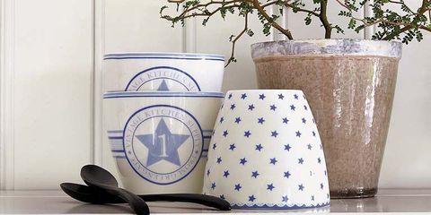 Serveware, Flowerpot, Cup, Dishware, Porcelain, Pottery, Ceramic, Flag, Cup, Vase, 