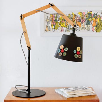Lámpara de mesa con botones