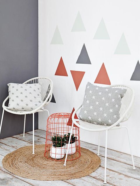 Product, White, Furniture, Pattern, Pillow, Throw pillow, Grey, Cushion, Home accessories, Triangle, 