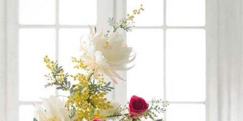 Petal, Flower, Bouquet, Cut flowers, Pink, Serveware, Artifact, Flower Arranging, Floristry, Flowering plant, 