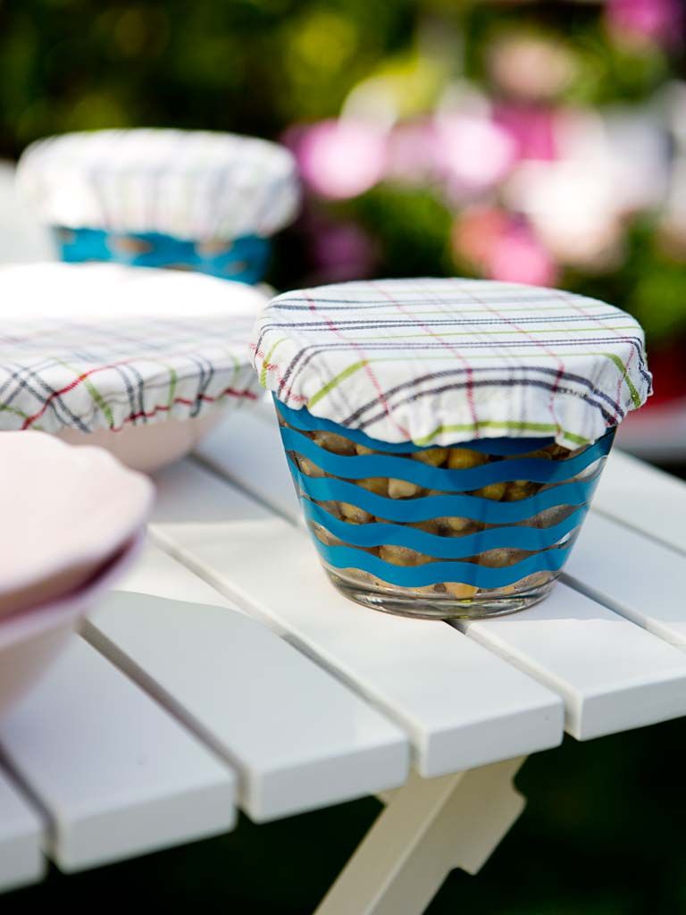 Table, Textile, Pattern, Party favor, Picnic, Food, Cup, 
