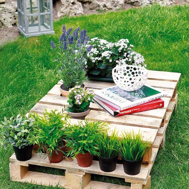 mesa macetero hecha con palets