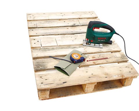 Wood, Hardwood, Tool, Saw, Lumber, Scale, Power tool, Plywood, Plank, Measuring instrument, 