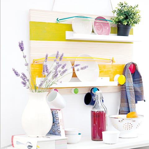 Serveware, Dishware, Household supply, Lavender, Flowerpot, Interior design, Kitchen utensil, Shelving, Houseplant, Porcelain, 