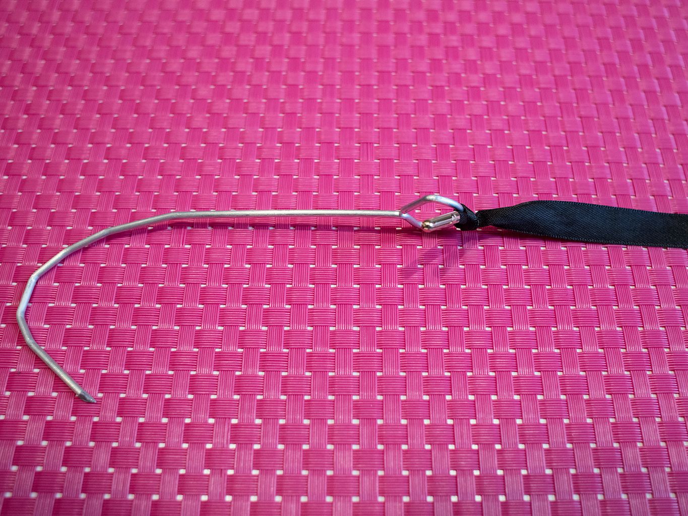 Pink, Magenta, Sewing needle, Textile, Knot, 