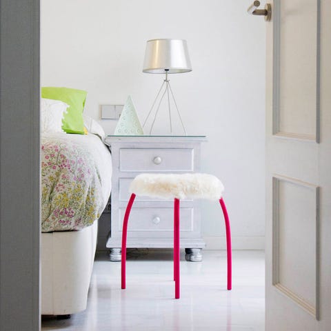 Room, Interior design, Wall, Furniture, Bedding, Bed, Linens, Floor, Bedroom, Lampshade, 