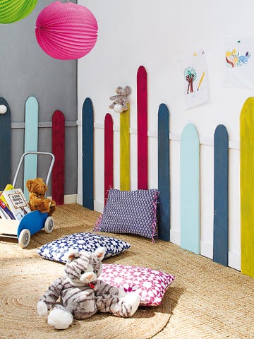 zócalo de colores en el dormitorio infantil