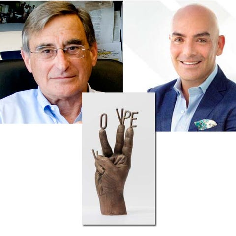 Glasses, Vision care, Finger, Skin, Collar, Facial expression, Gesture, Dress shirt, Thumb, Wrist, 