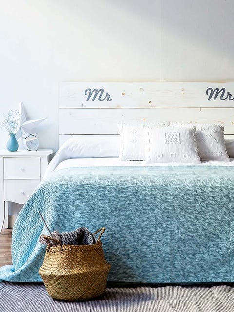 Room, Wall, Interior design, Drawer, Chest of drawers, Linens, Bedding, Teal, Basket, Turquoise, 