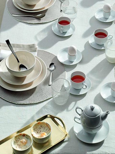 Porcelain, Saucer, Coffee cup, Cup, Tableware, Teacup, Serveware, Cup, Dishware, Tea set, 