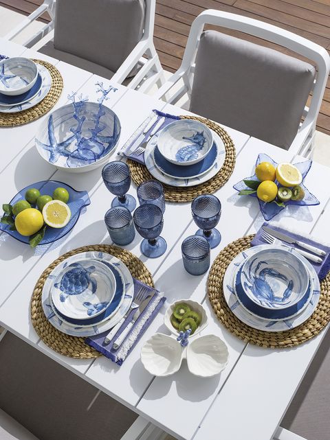 Porcelain, Dinnerware set, Dishware, Blue and white porcelain, Blue, Platter, Cobalt blue, Plate, Tableware, Table, 