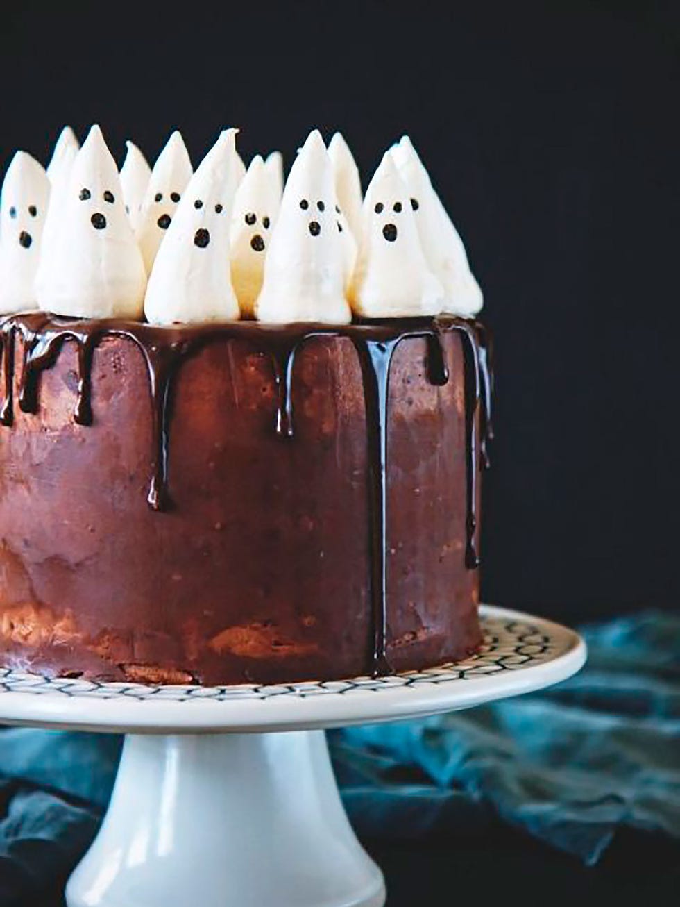 Food, Dessert, Cuisine, Ingredient, Sweetness, Cake, Baked goods, Dish, Cake decorating supply, Cake decorating, 