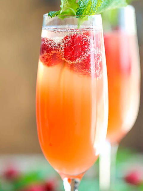 Drink, Alcoholic beverage, Classic cocktail, Liquid, Cocktail, Juice, Glass, Cocktail garnish, Tableware, Drinkware, 