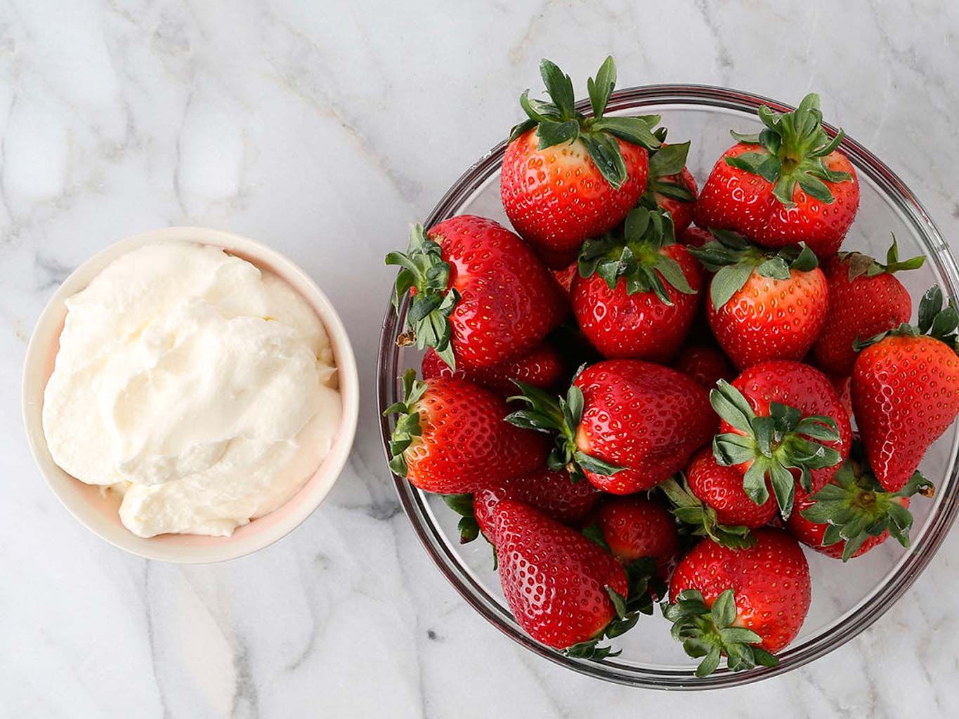 Food, Fruit, Natural foods, White, Sweetness, Strawberry, Produce, Ingredient, Dessert, Cuisine, 