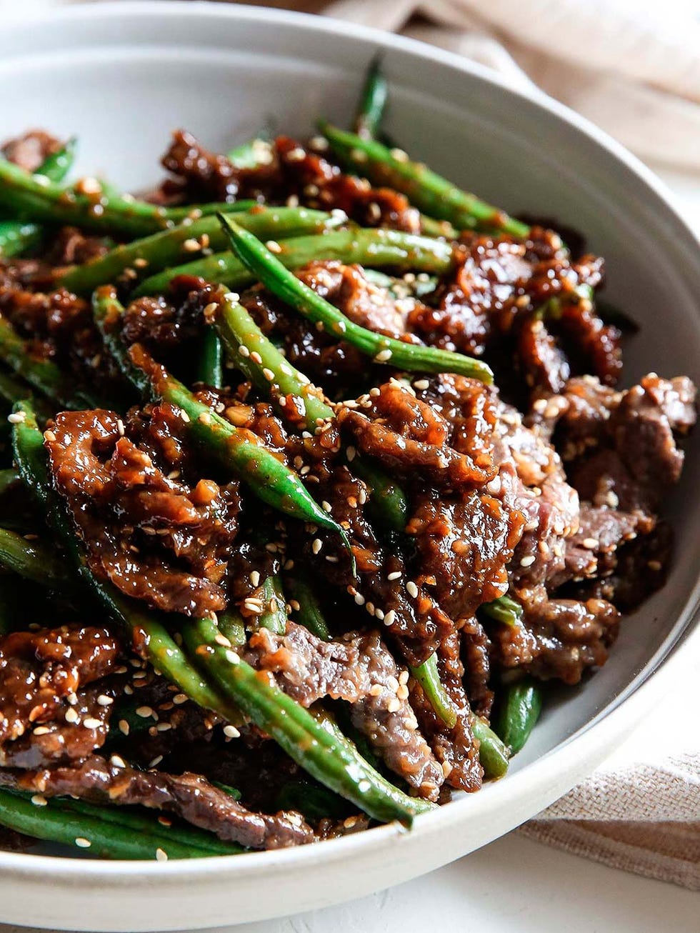 Carne con gengibre y sésamo