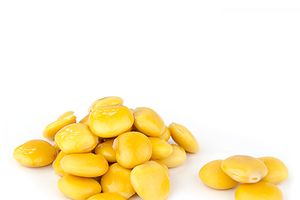 Yellow, Ingredient, Produce, Food, Cashew family, Natural foods, Nuts & seeds, Fruit, Seed, Chemical compound, 