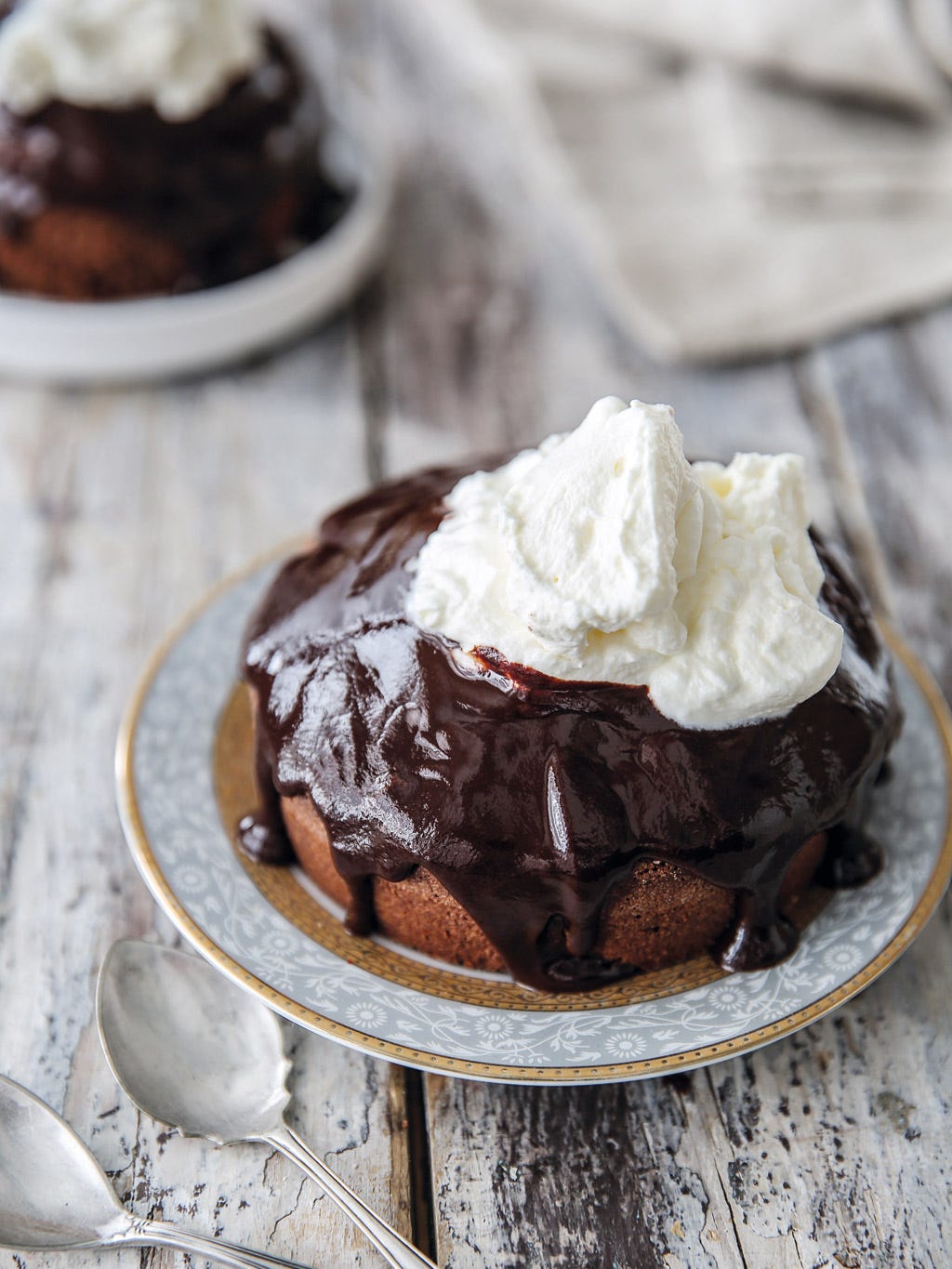bizcocho de chocolate con nata