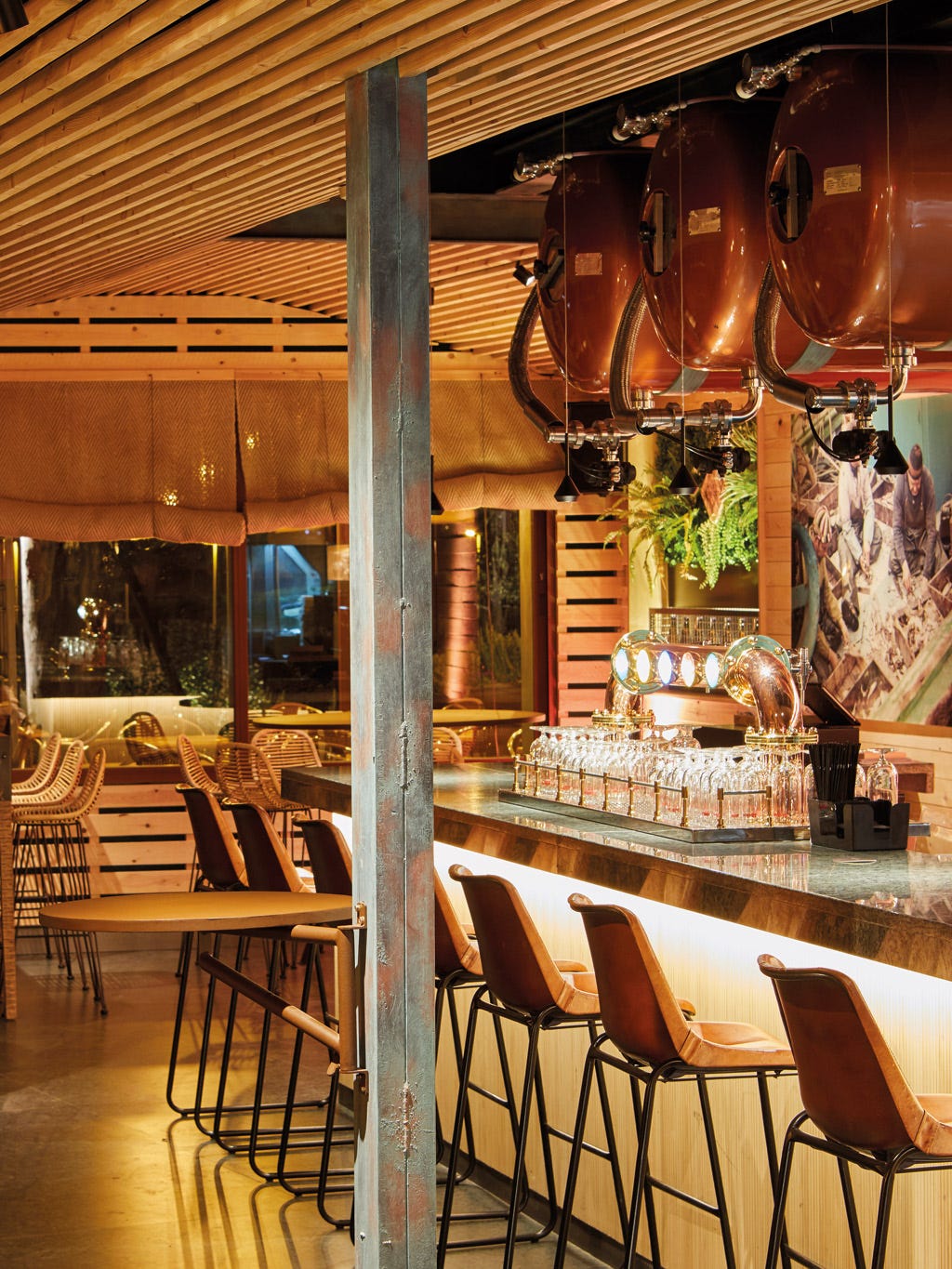 Furniture, Room, Interior design, Building, Lighting, Table, Ceiling, Kitchen & dining room table, Restaurant, Architecture, 