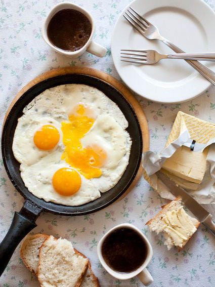 Dish, Food, Cuisine, Fried egg, Ingredient, Breakfast, Meal, Brunch, Full breakfast, Poached egg, 