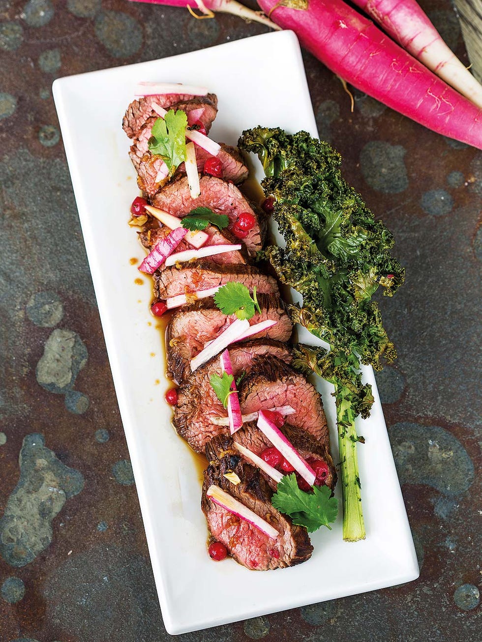tataki de ternera con chips de kale