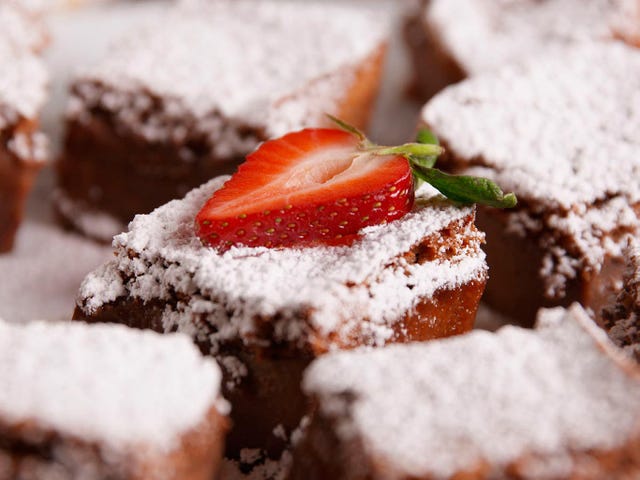 Food, Sweetness, Winter, Cuisine, Ingredient, Dessert, White, Finger food, Snow, Baked goods, 