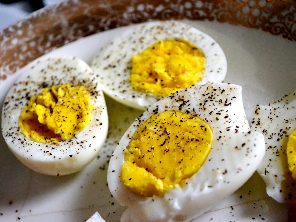 Egg yolk, Yellow, Food, Ingredient, Egg white, Breakfast, Egg, Dish, Egg, Serveware, 