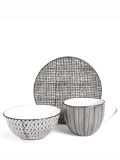 Serveware, Dishware, Line, Drinkware, Cup, Porcelain, Circle, Ceramic, Still life photography, Black-and-white, 